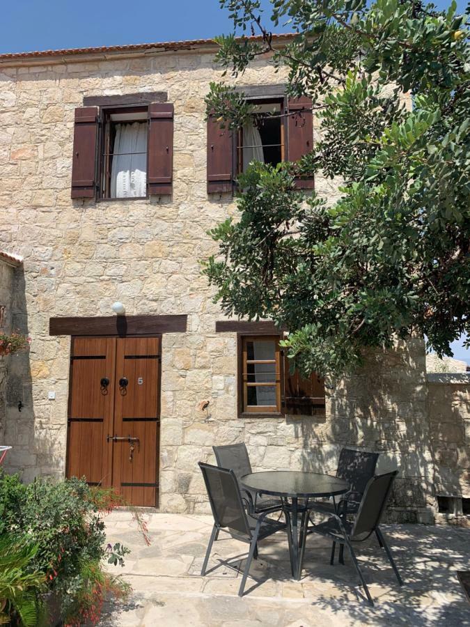 Agrotiko Traditional Houses Kallepia